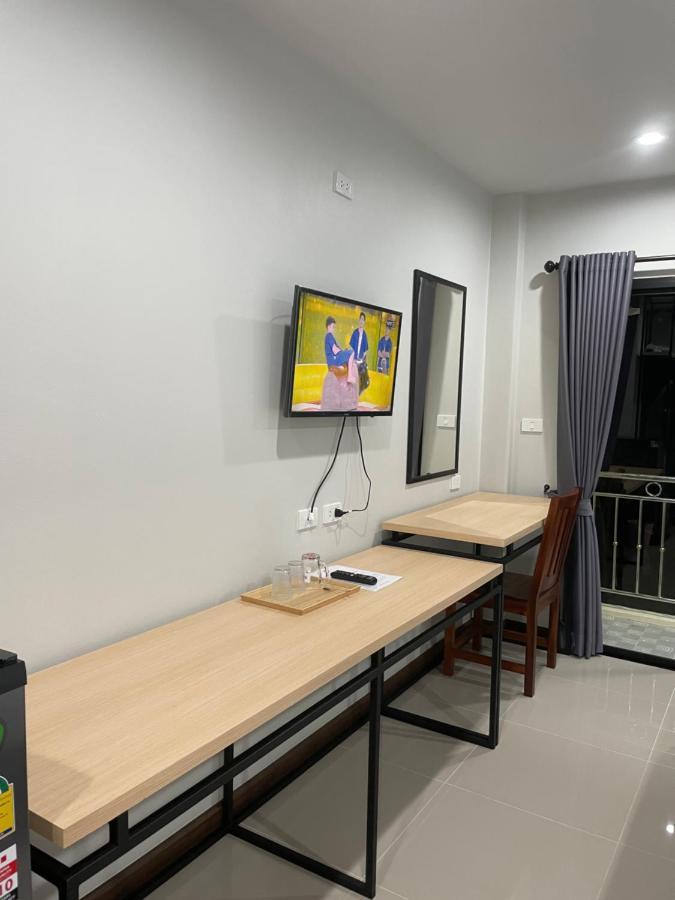 โรงแรมนิยม เอสทีเอ็น 2 - Niyom Stn 2 Hotel Ban Phue Esterno foto
