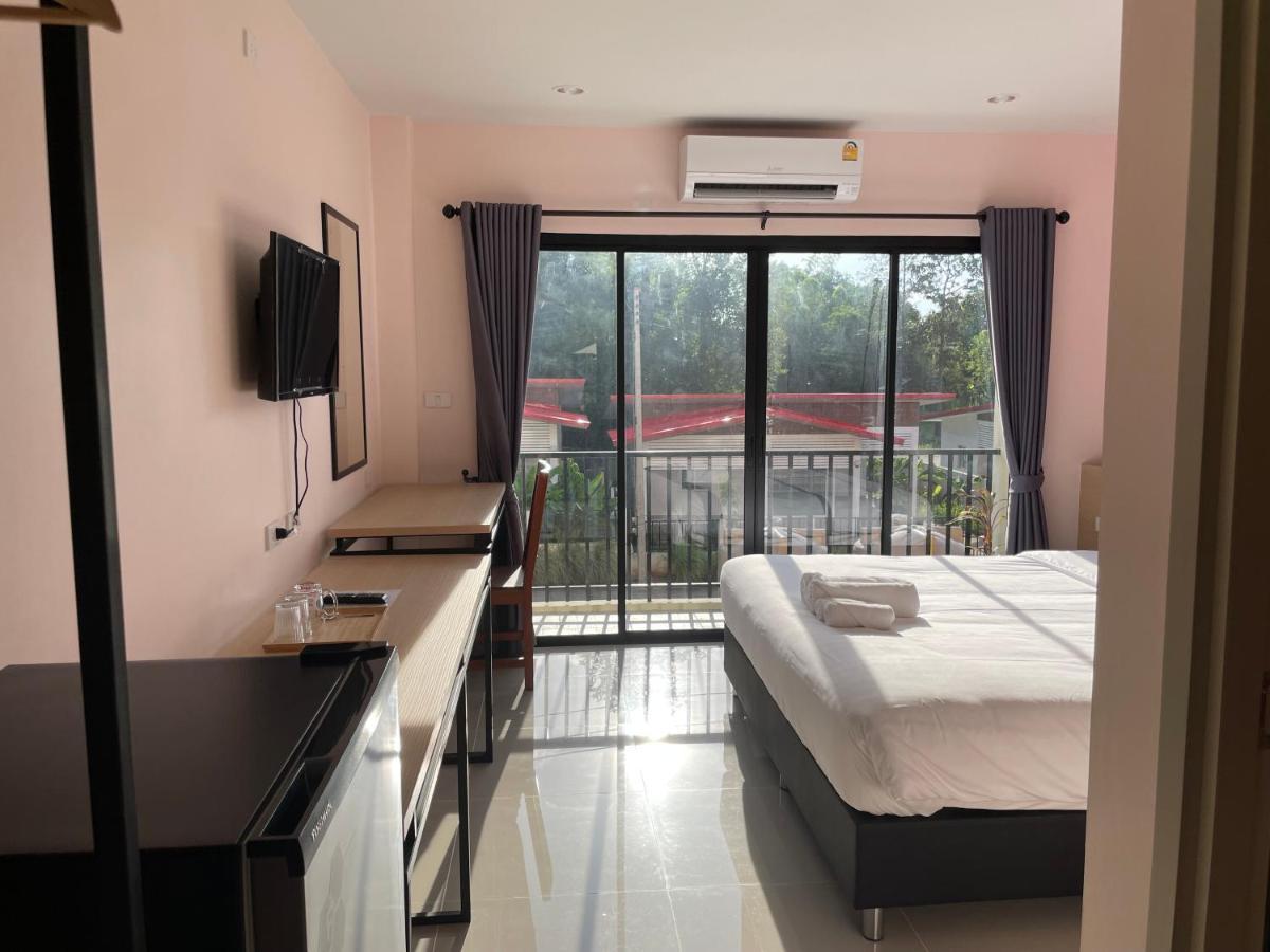 โรงแรมนิยม เอสทีเอ็น 2 - Niyom Stn 2 Hotel Ban Phue Esterno foto